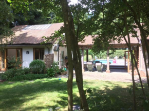 Rural Mezzanine Studio with Shared Pool & Tennis, Dog Friendly! Chichester Holiday Properties